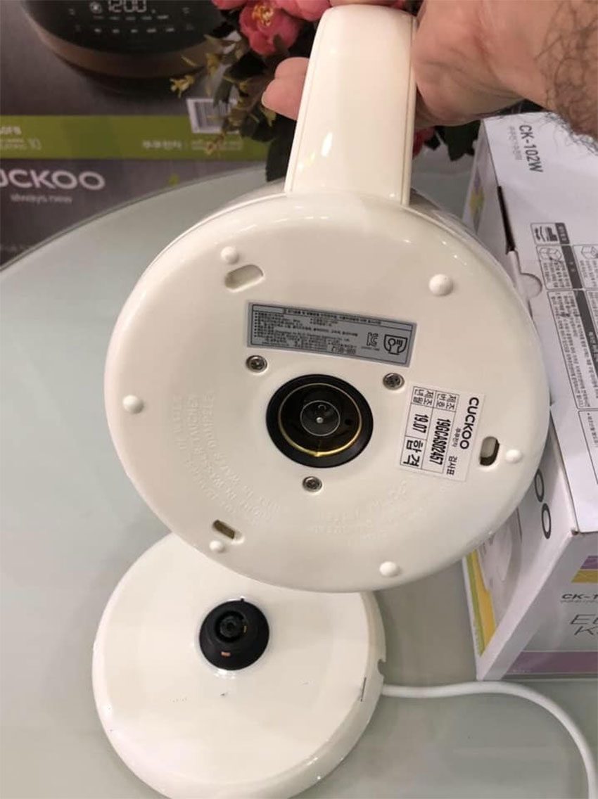 Ấm siêu tốc Cuckoo CK102W - Hàng chính hãng