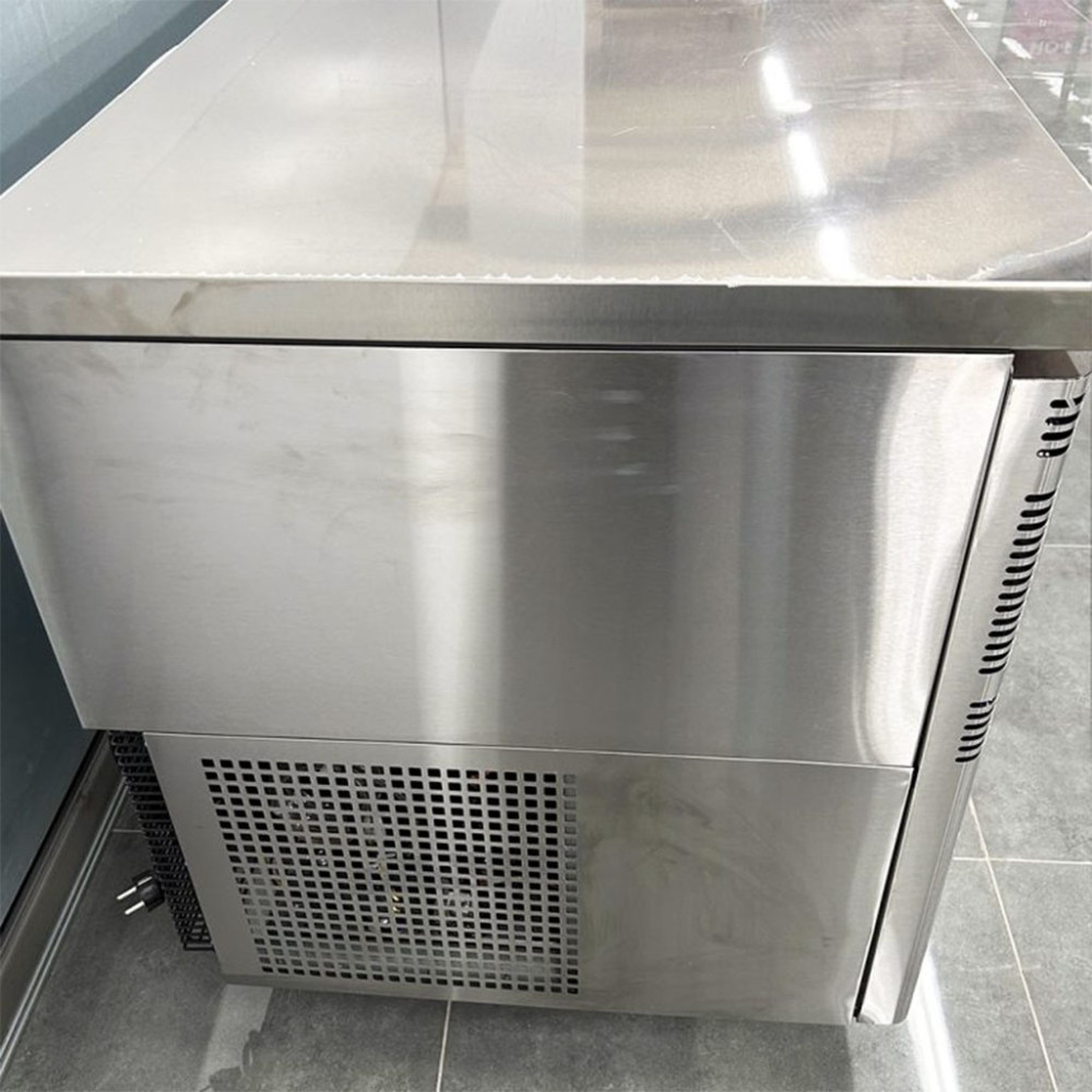 Bàn đông công nghiệp Turbo Air KUF18-3P - Hàng chính hãng