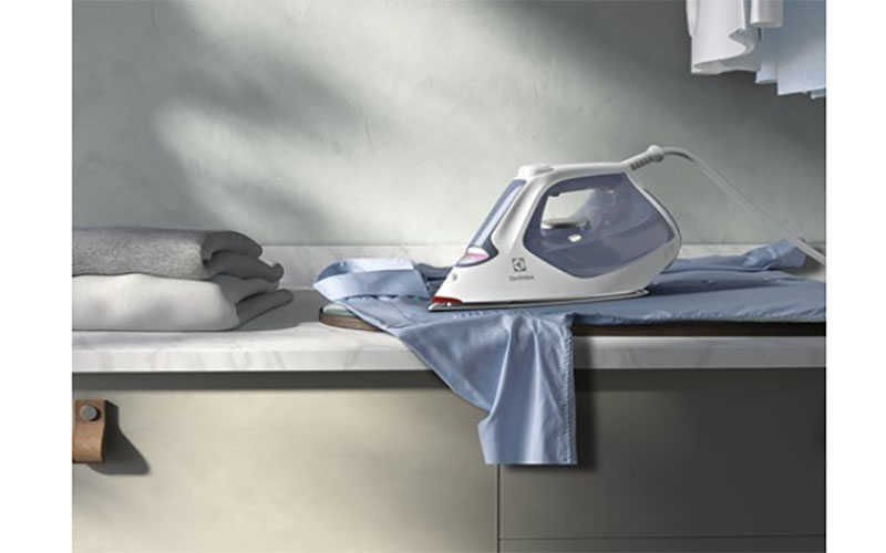 Bàn ủi hơi nước Electrolux E7SI1-60WB - Hàng chính hãng