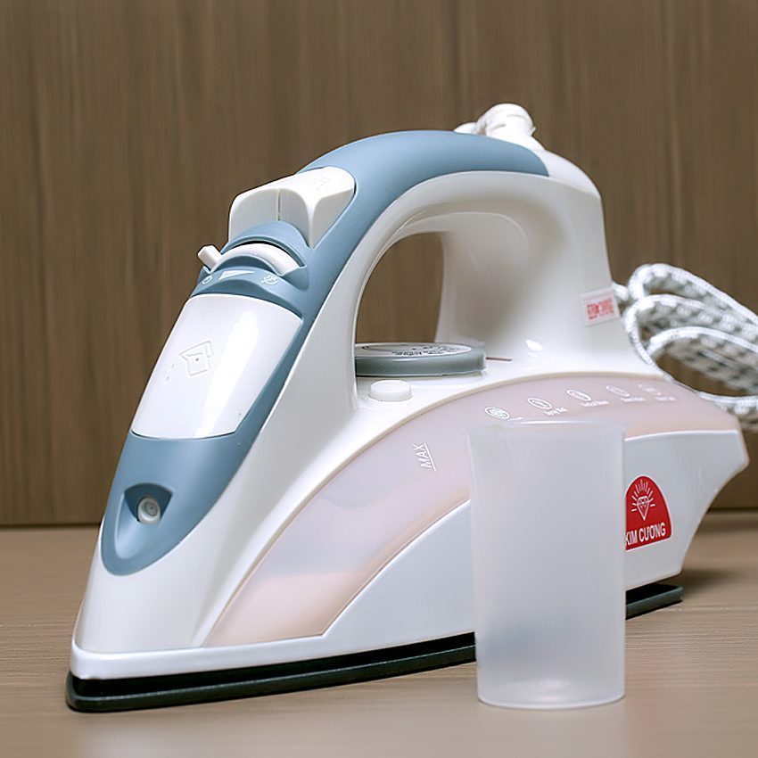 Bàn ủi hơi nước Kim Cương KC-T620 - Hàng chính hãng