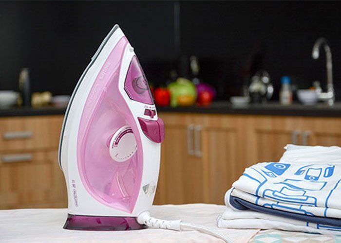 Bàn ủi hơi nước Philips GC2042 - Hàng chính hãng