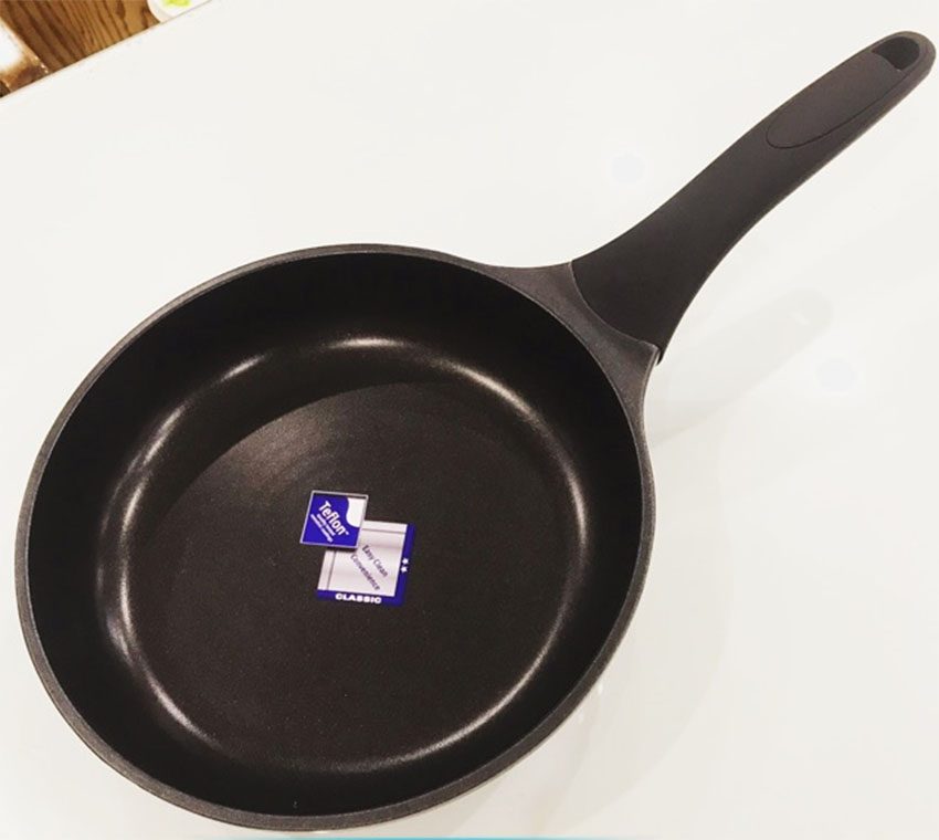 Chảo từ teflon Rapido TEFLON 28CM đáy chấm - Hàng chính hãng