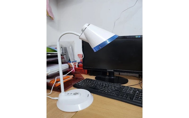 Đèn bàn chống cận đa năng Tiross TS2241 - Hàng chính hãng