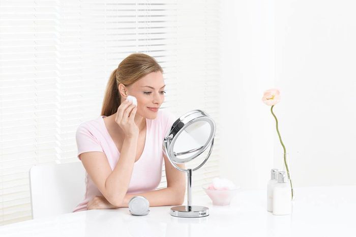 Gương trang điểm 2 mặt kèm đèn led Beurer BS69 - Hàng chính hãng