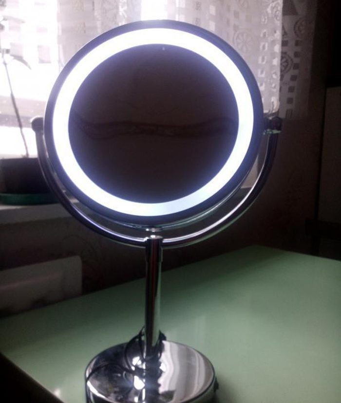 Gương trang điểm 2 mặt kèm đèn led Beurer BS69 - Hàng chính hãng