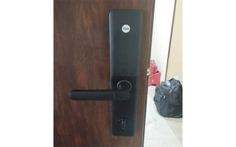 Khóa điện tử vân tay Yale YDME-100-NxT - Hàng chính hãng