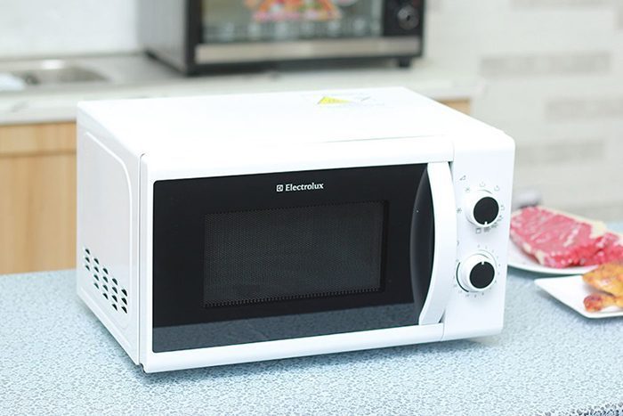 Lò vi sóng Electrolux EMM2019W - Hàng chính hãng