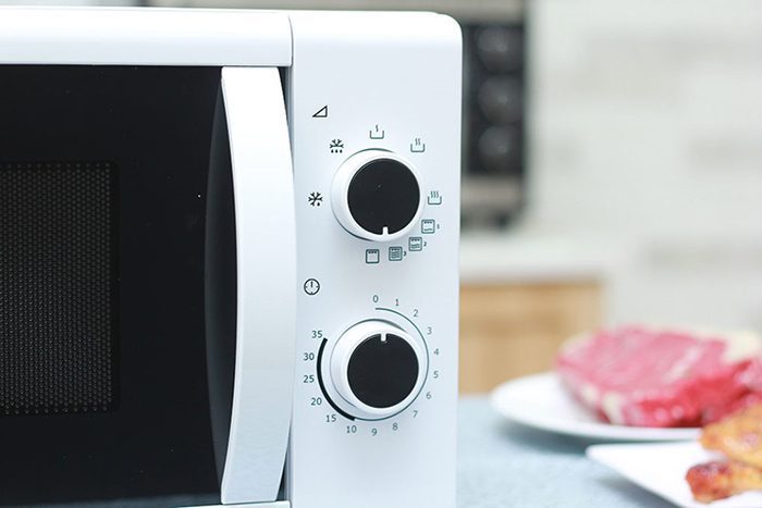 Lò vi sóng Electrolux EMM2019W - Hàng chính hãng