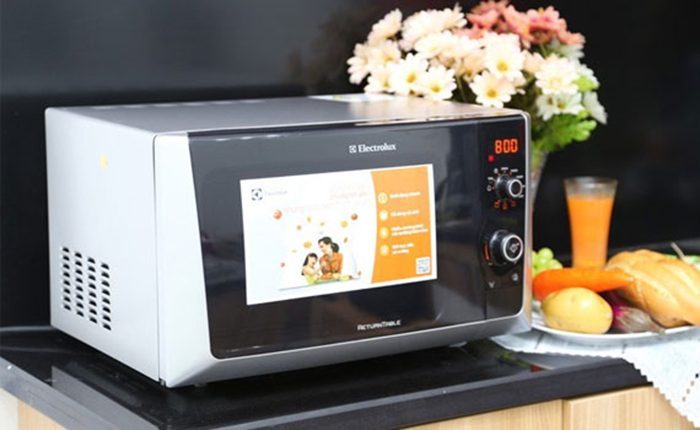 Lò vi sóng Electrolux EMS2347S - Hàng chính hãng