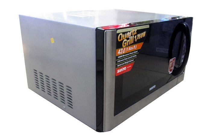 Lò vi sóng Sanyo EM-G9539V - Hàng chính hãng