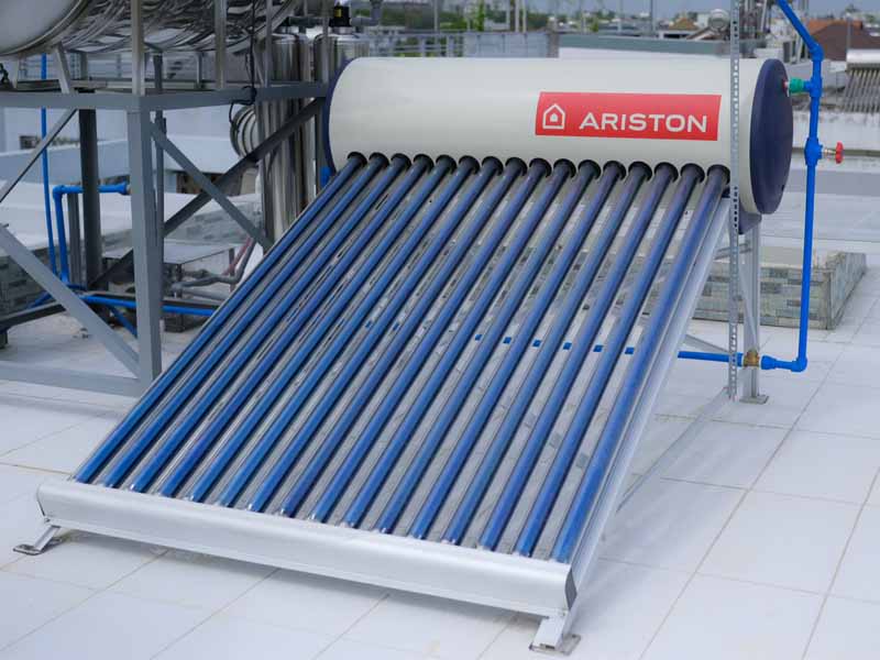 Máy nước nóng năng lượng mặt trời Ariston ECO2 1818 25 TNSS - Hàng chính hãng