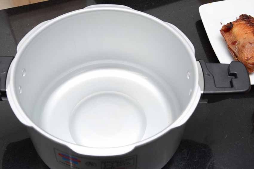 Nồi áp suất Anod Sunhouse SH-9403 ( Trắng ) - Hàng chính hãng