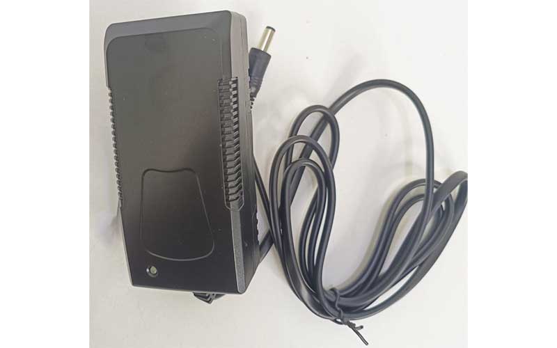 Quạt sạc năng lượng mặt trời Honjianda HJD-8116NL - Hàng chính hãng