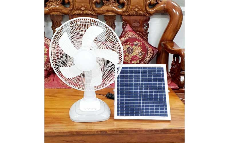 Quạt sạc năng lượng mặt trời Stand Fan JQ001-W - Hàng chính hãng