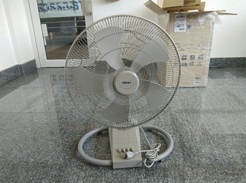 Quạt sàn công nghiệp Hatari IT18M2 - Hàng chính hãng