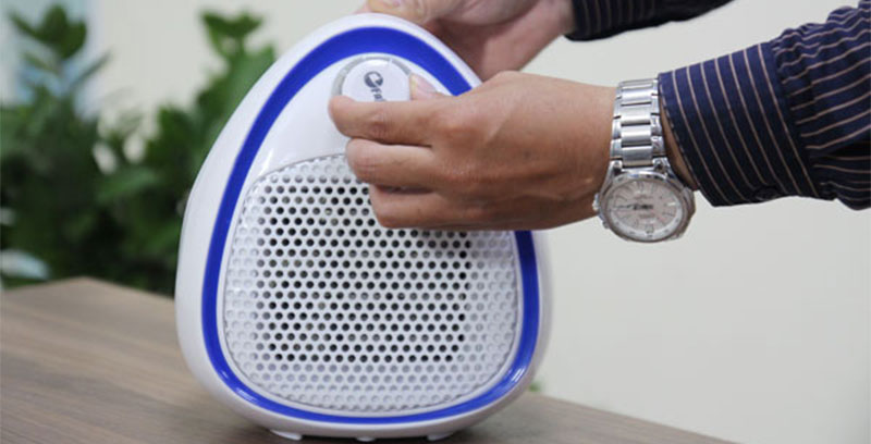 Quạt sưởi gốm Ceramic mini FujiE CH-202-BLUE - Hàng chính hãng