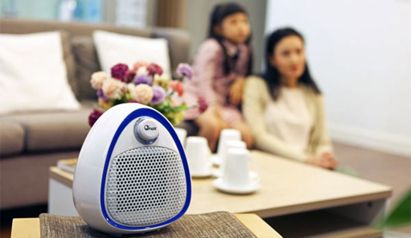 Quạt sưởi gốm Ceramic mini FujiE CH-202-BLUE - Hàng chính hãng
