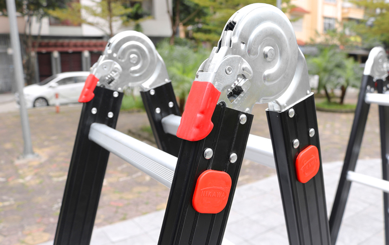 Thang nhôm gấp 4 đoạn Nakata NKT05C - Hàng chính hãng