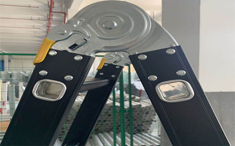 Thang nhôm gấp bốn đoạn Sumika SKM203 New - Hàng chính hãng
