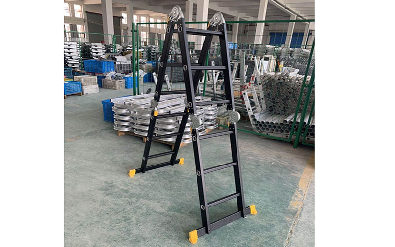 Thang nhôm gấp bốn đoạn Sumika SKM203 New - Hàng chính hãng