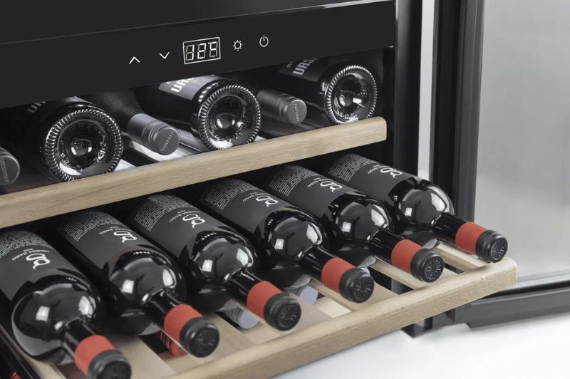 Tủ bảo quản rượu vang Caso WineSafe 18 EB-628 - Hàng chính hãng