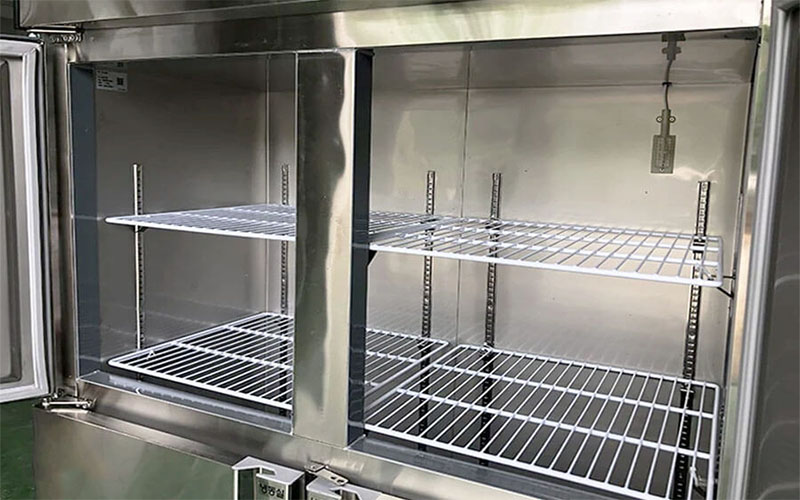 Tủ đông inox 4 cánh Cobi CB1.0L4CF - Hàng chính hãng