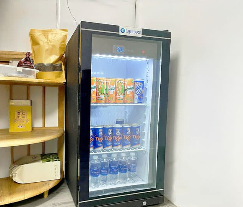 Tủ mát cánh kính Lightcool LC90 - Hàng chính hãng