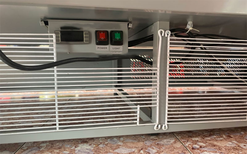 Tủ mát trưng bày thịt nguội Sanaky VH-2500T - Hàng chính hãng