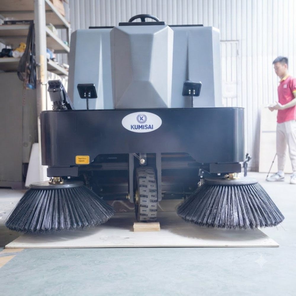 Xe quét rác ngồi lái Kumisai KMS-1250E - Hàng chính hãng