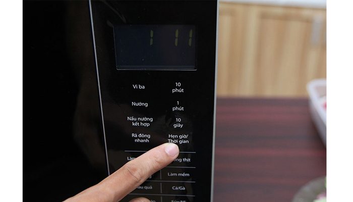 Lò vi sóng Panasonic NN-GF574MYUE - 27 lít - Hàng chính hãng